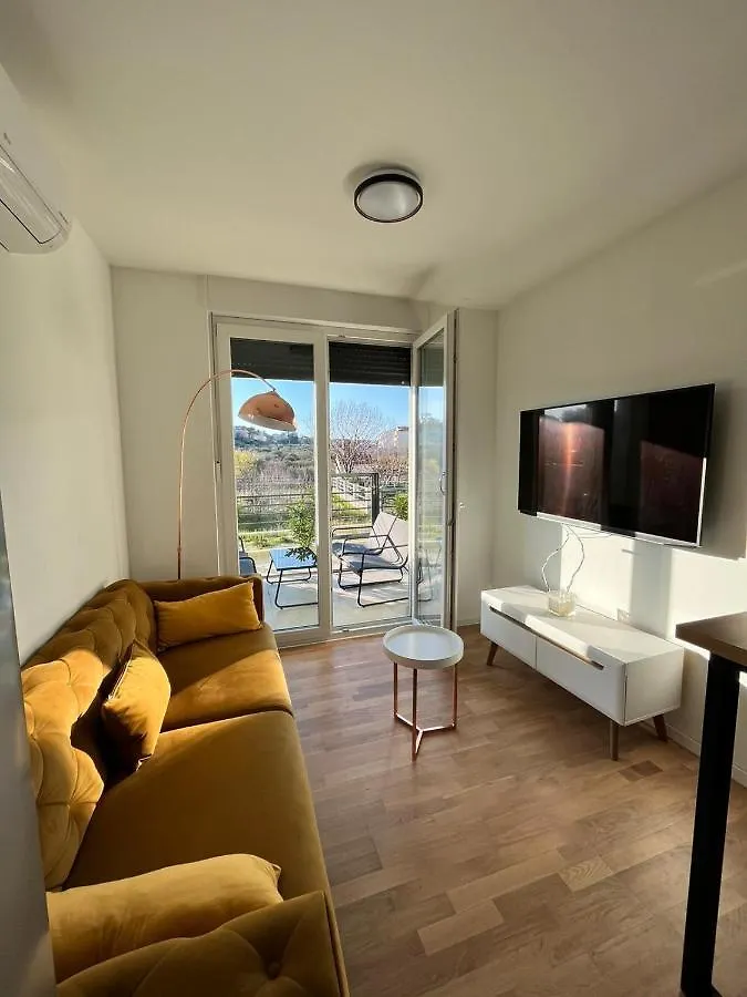Sweet Dreams Apartment Split
