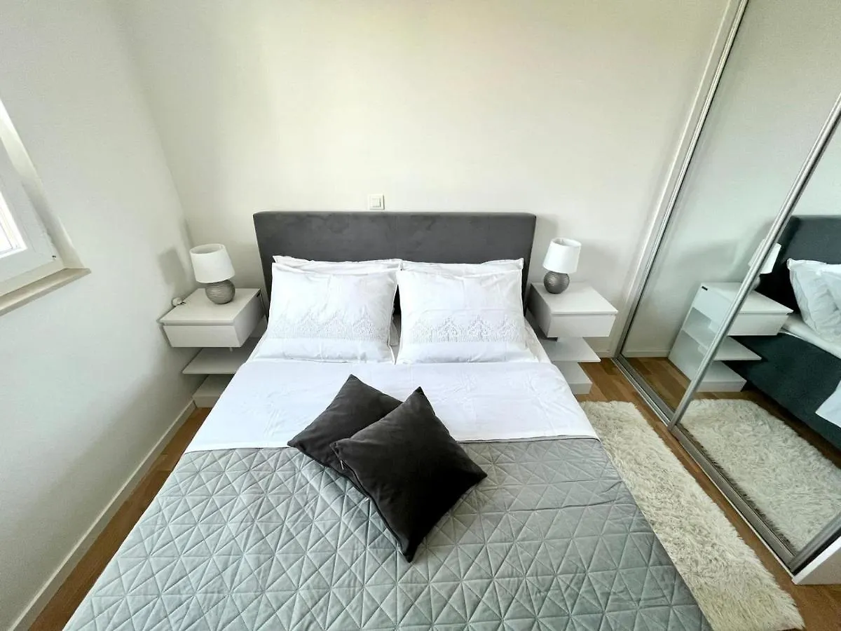 Sweet Dreams Apartment Split