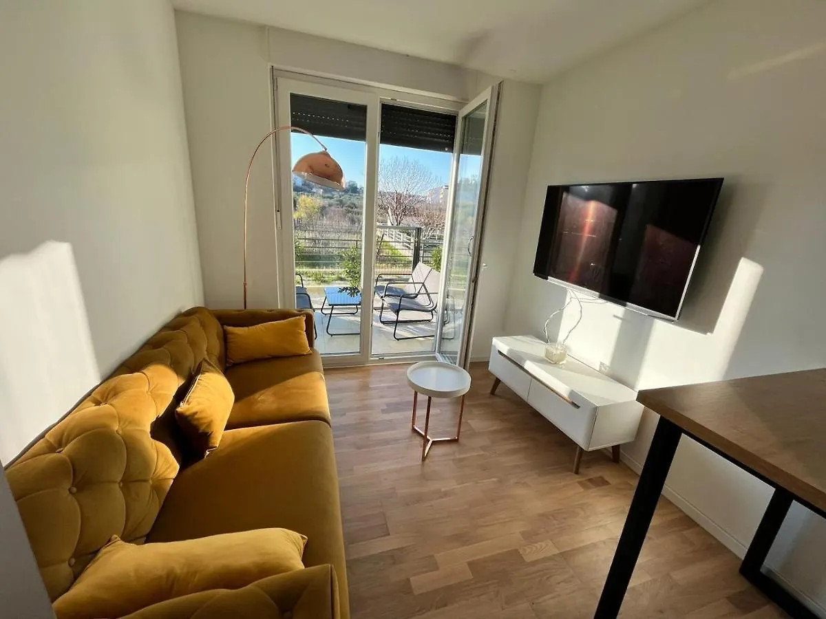 Sweet Dreams Apartment Split